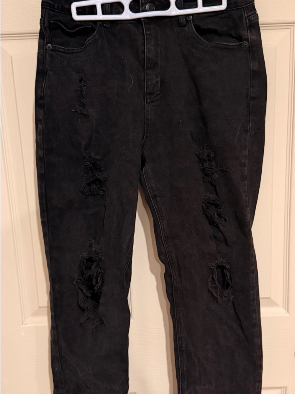 Black Distressed Jeans